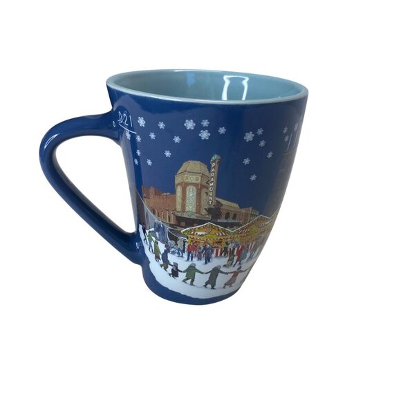 Christkindlmarket 2022 Ceramic Mug Chicago Skyline Snow Scene 12 Oz Blue & Multi - Picture 4 of 7